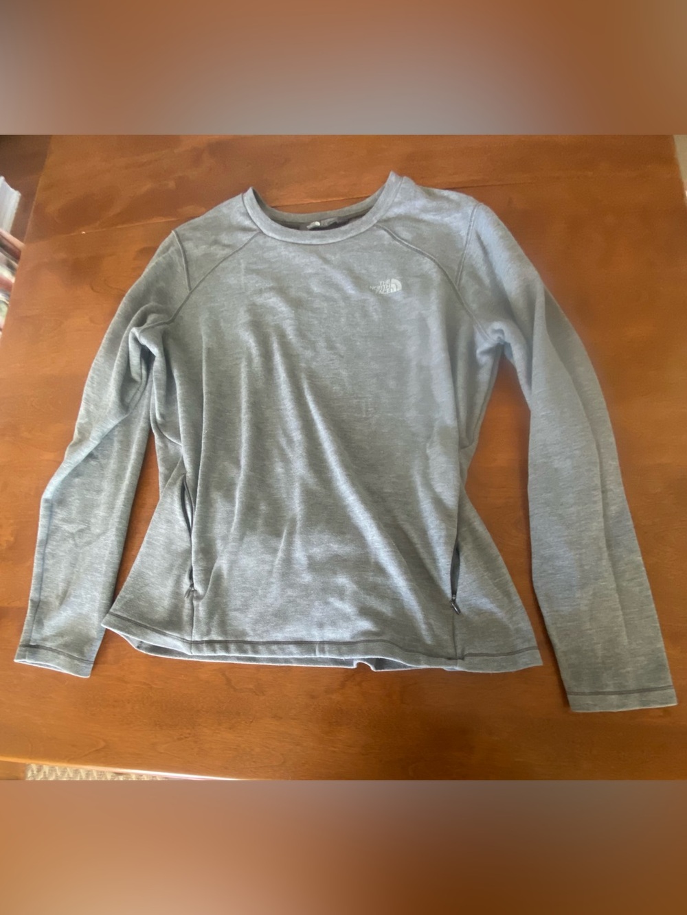 The North Face Women's Light Gray Crew Neck Pullover Sweater